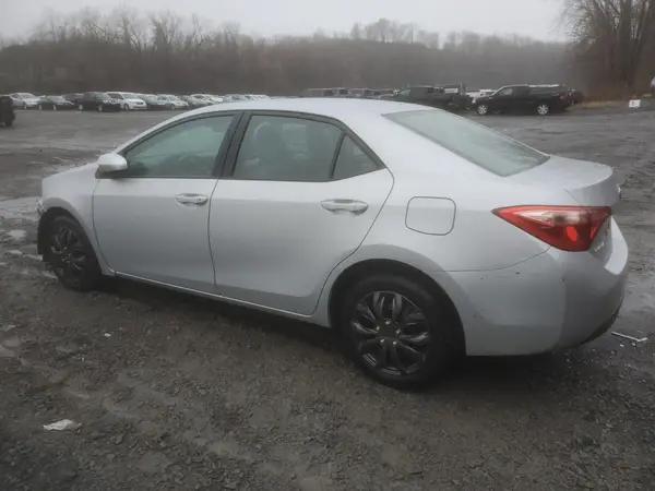 2T1BURHE6HC758816 2017 TOYOTA COROLLA - Image 2