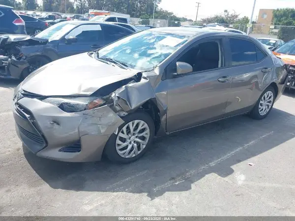 2T1BURHE6HC771839 2017 TOYOTA COROLLA - Image 2