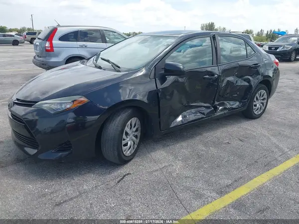 2T1BURHE6HC773168 2017 TOYOTA COROLLA - Image 2