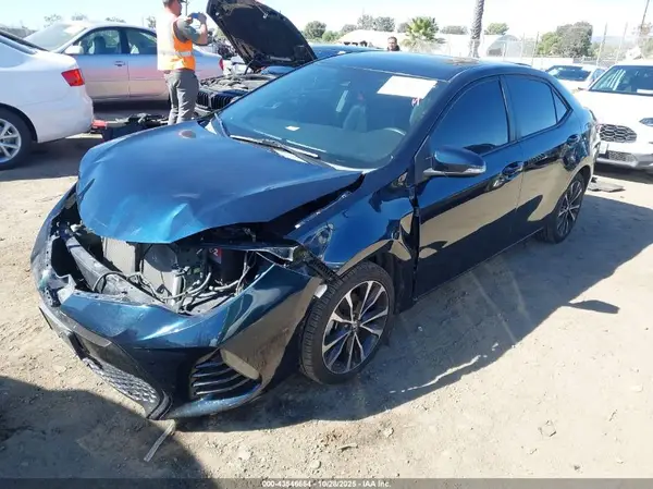 2T1BURHE6HC795705 2017 TOYOTA COROLLA - Image 2