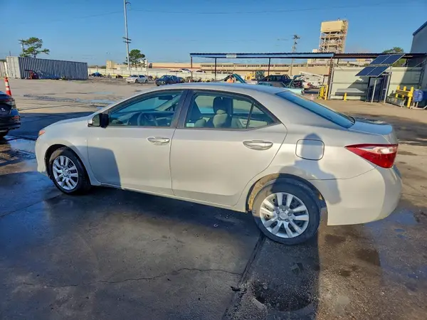 2T1BURHE6HC796398 2017 TOYOTA COROLLA - Image 2