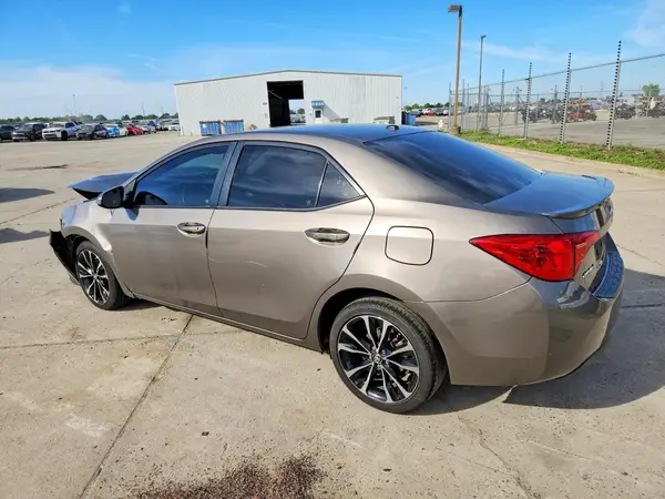 2T1BURHE6HC796823 2017 TOYOTA COROLLA - Image 2