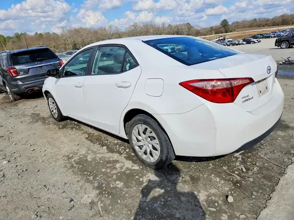 2T1BURHE6HC806721 2017 TOYOTA COROLLA - Image 2
