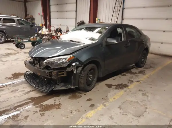 2T1BURHE6HC808937 2017 TOYOTA COROLLA - Image 2
