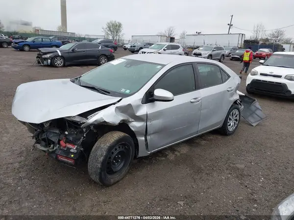 2T1BURHE6HC812678 2017 TOYOTA COROLLA - Image 2