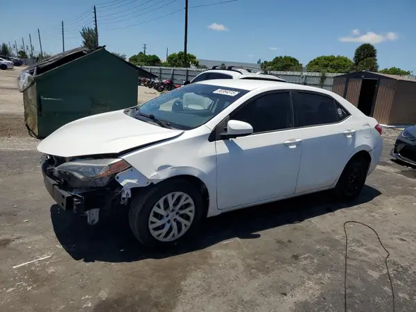 2T1BURHE6HC813006 2017 TOYOTA COROLLA - Image 1