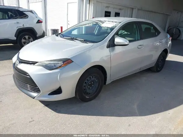 2T1BURHE6HC813748 2017 TOYOTA COROLLA - Image 2