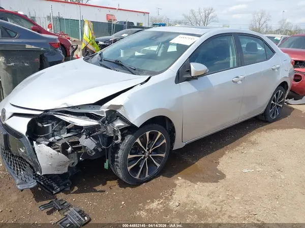 2T1BURHE6HC813880 2017 TOYOTA COROLLA - Image 2