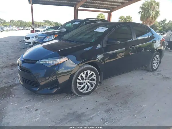 2T1BURHE6HC818688 2017 TOYOTA COROLLA - Image 2