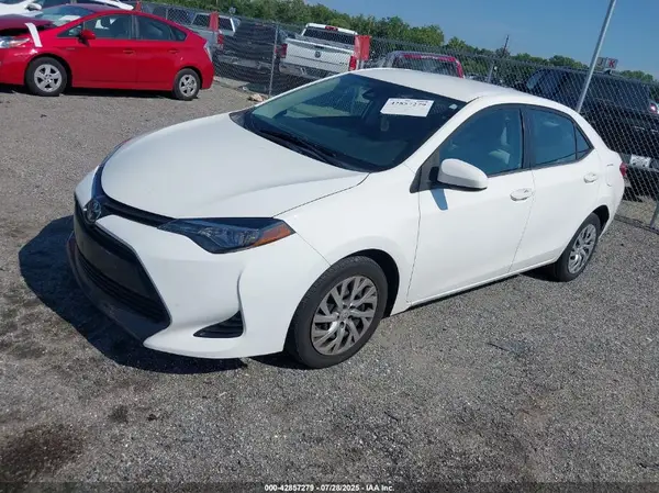2T1BURHE6HC850802 2017 TOYOTA COROLLA - Image 2