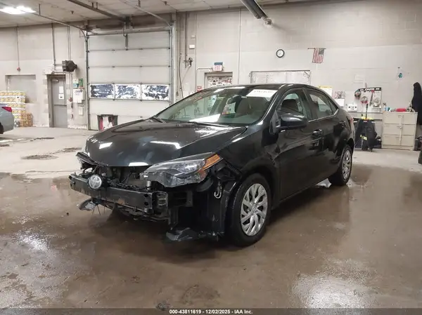 2T1BURHE6HC864411 2017 TOYOTA COROLLA - Image 2