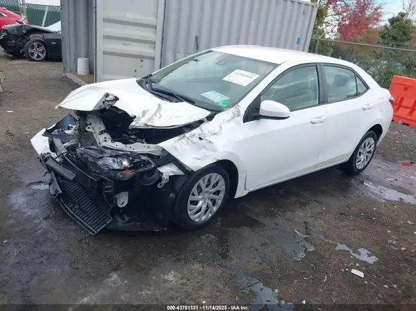 2T1BURHE6HC877160 2017 TOYOTA COROLLA - Image 2