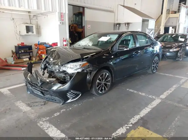2T1BURHE6HC877451 2017 TOYOTA COROLLA - Image 2