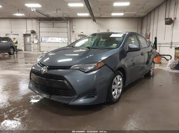2T1BURHE6HC882231 2017 TOYOTA COROLLA - Image 2