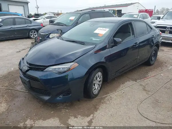 2T1BURHE6HC908911 2017 TOYOTA COROLLA - Image 2