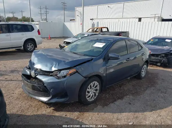 2T1BURHE6HC910447 2017 TOYOTA COROLLA - Image 2