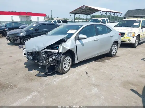 2T1BURHE6HC918841 2017 TOYOTA COROLLA - Image 2
