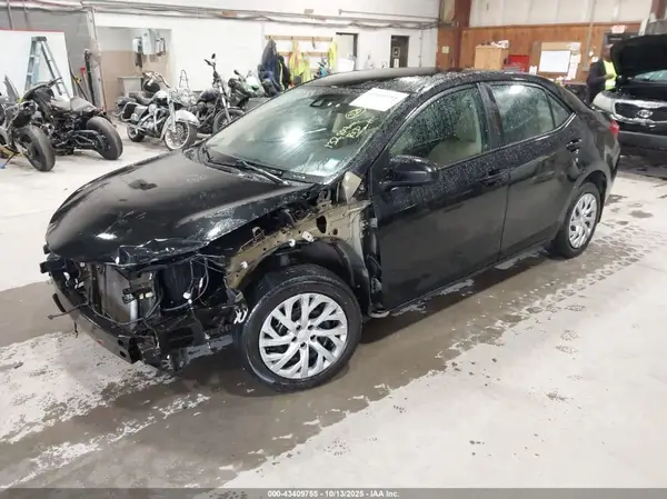 2T1BURHE6HC943772 2017 TOYOTA COROLLA - Image 2