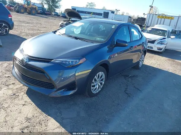 2T1BURHE6HC958191 2017 TOYOTA COROLLA - Image 2