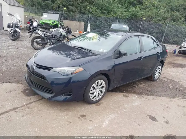 2T1BURHE6HC962810 2017 TOYOTA COROLLA - Image 2