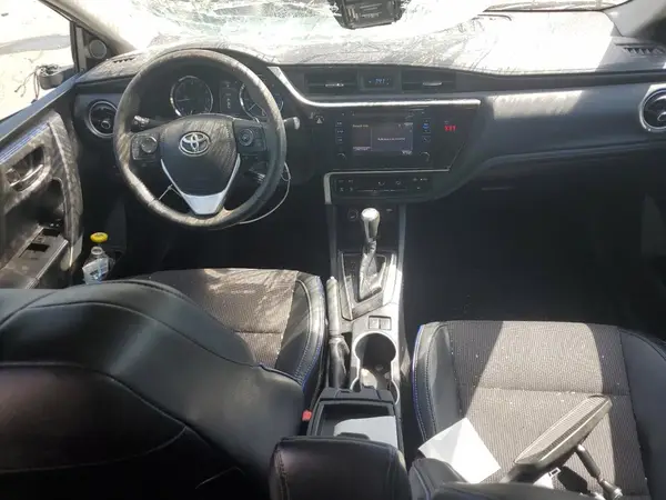2T1BURHE6JC000982 2018 TOYOTA COROLLA - Image 8