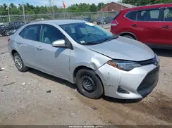 2T1BURHE6JC002098 2018 TOYOTA COROLLA