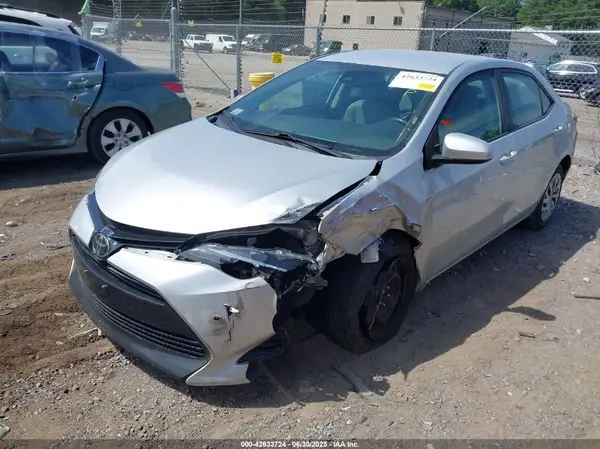 2T1BURHE6JC002098 2018 TOYOTA COROLLA - Image 2