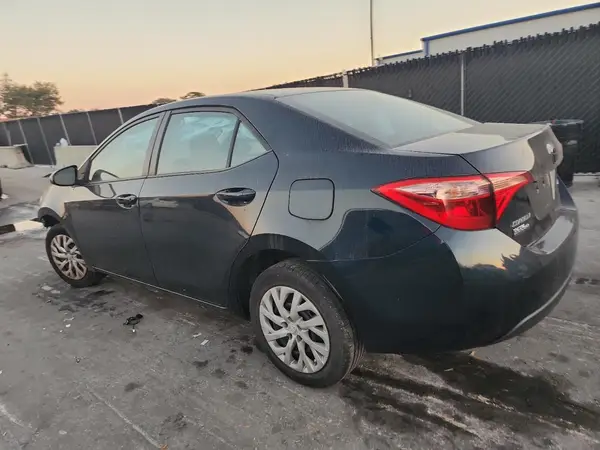2T1BURHE6JC006054 2018 TOYOTA COROLLA - Image 2