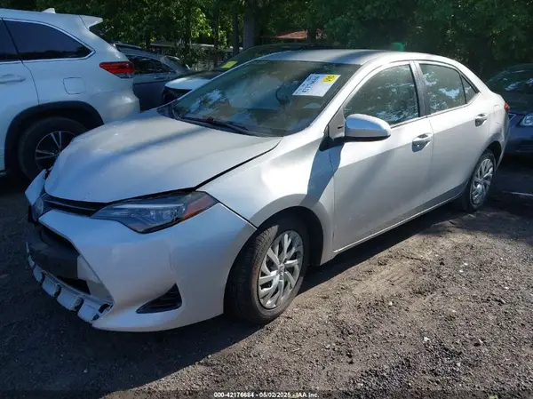 2T1BURHE6JC010315 2018 TOYOTA COROLLA - Image 2