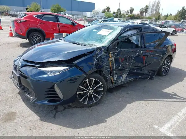 2T1BURHE6JC011254 2018 TOYOTA COROLLA - Image 2