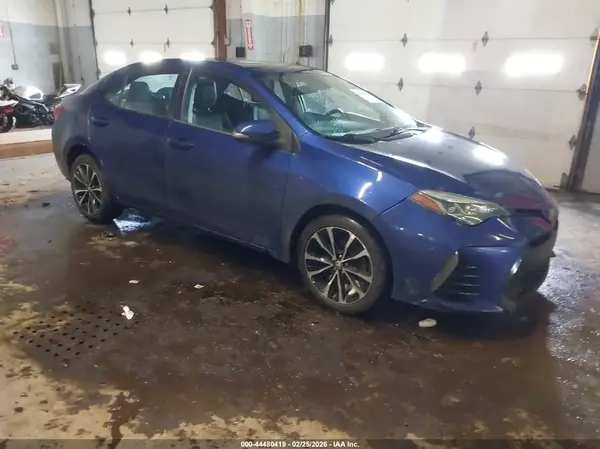 2T1BURHE6JC012517 2018 TOYOTA COROLLA - Image 1