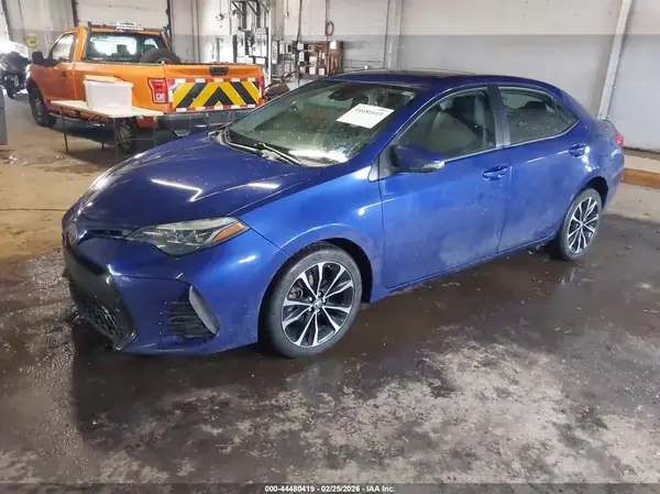 2T1BURHE6JC012517 2018 TOYOTA COROLLA - Image 2