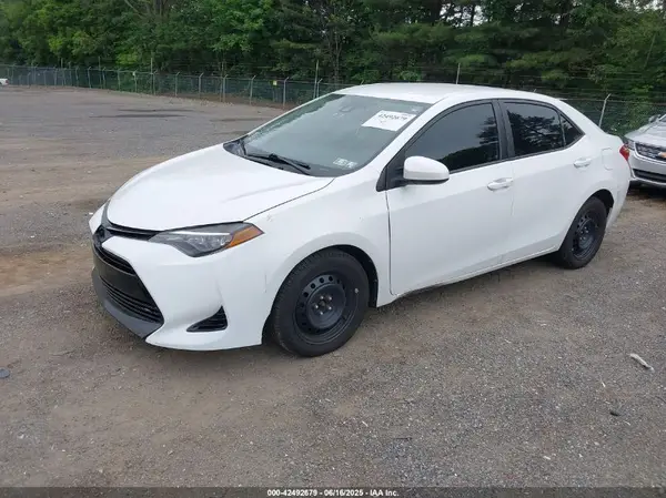 2T1BURHE6JC012680 2018 TOYOTA COROLLA - Image 2