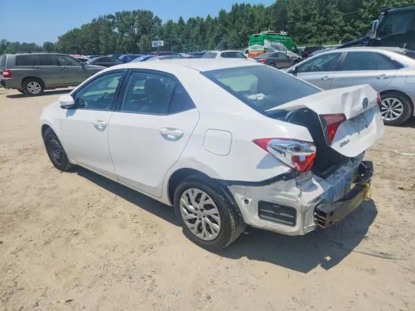2T1BURHE6JC013070 2018 TOYOTA COROLLA - Image 2