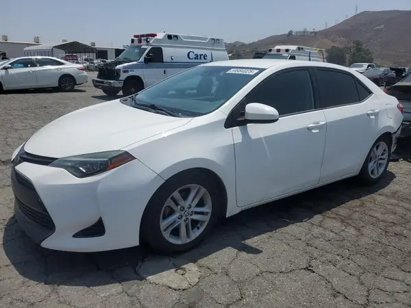 2T1BURHE6JC015174 2018 TOYOTA COROLLA - Image 1