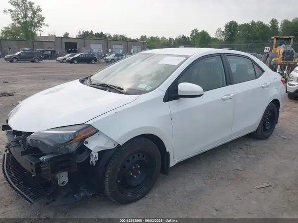2T1BURHE6JC016938 2018 TOYOTA COROLLA - Image 2