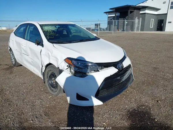 2T1BURHE6JC017281 2018 TOYOTA COROLLA - Image 1