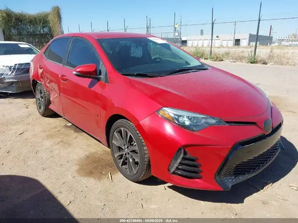 2T1BURHE6JC017619 2018 TOYOTA COROLLA - Image 1