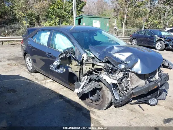 2T1BURHE6JC019208 2018 TOYOTA COROLLA - Image 1