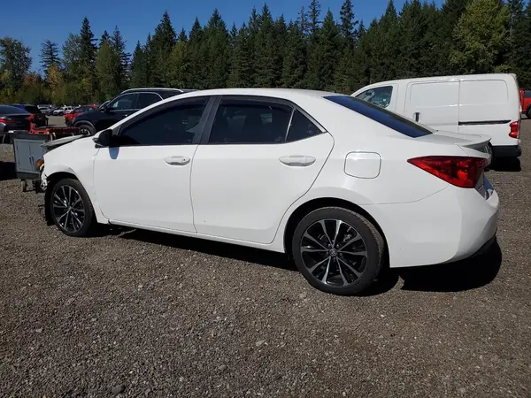 2T1BURHE6JC020116 2018 TOYOTA COROLLA - Image 2