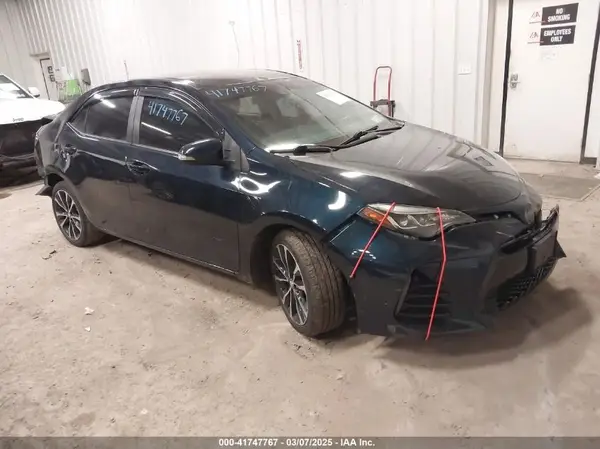 2T1BURHE6JC021301 2018 TOYOTA COROLLA - Image 1