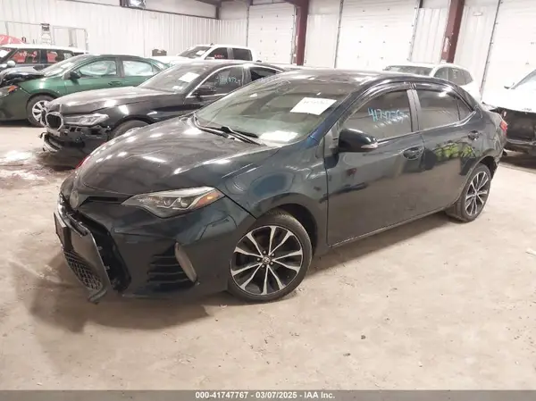 2T1BURHE6JC021301 2018 TOYOTA COROLLA - Image 2
