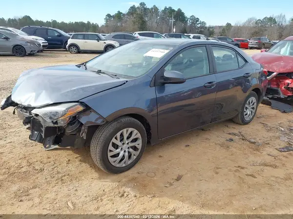 2T1BURHE6JC024912 2018 TOYOTA COROLLA - Image 2