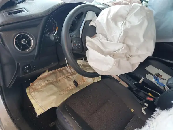 2T1BURHE6JC025400 2018 TOYOTA COROLLA - Image 8