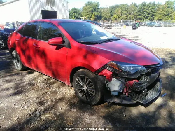 2T1BURHE6JC027065 2018 TOYOTA COROLLA - Image 1