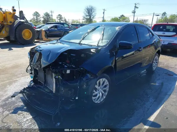 2T1BURHE6JC028894 2018 TOYOTA COROLLA - Image 2