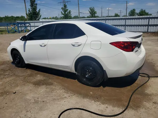 2T1BURHE6JC031004 2018 TOYOTA COROLLA - Image 2