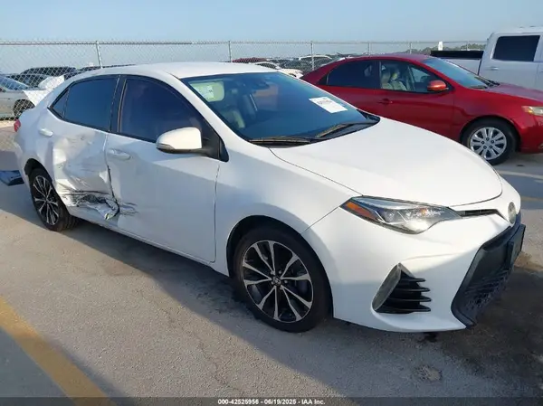 2T1BURHE6JC035716 2018 TOYOTA COROLLA - Image 1