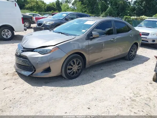 2T1BURHE6JC036123 2018 TOYOTA COROLLA - Image 2