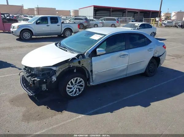 2T1BURHE6JC039054 2018 TOYOTA COROLLA - Image 2